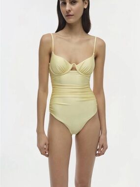 Pale Underwire One-Piece Swimsuit